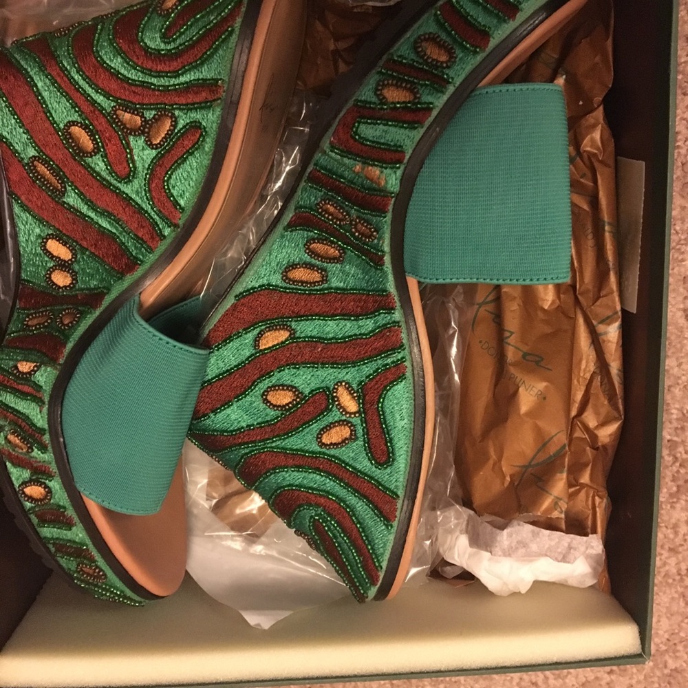 Lisa for Donald J Pliner wedges